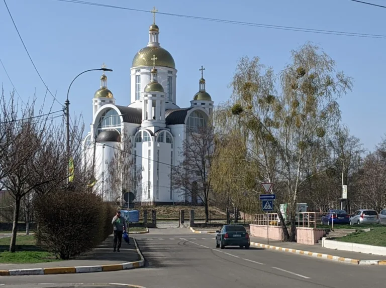 церква