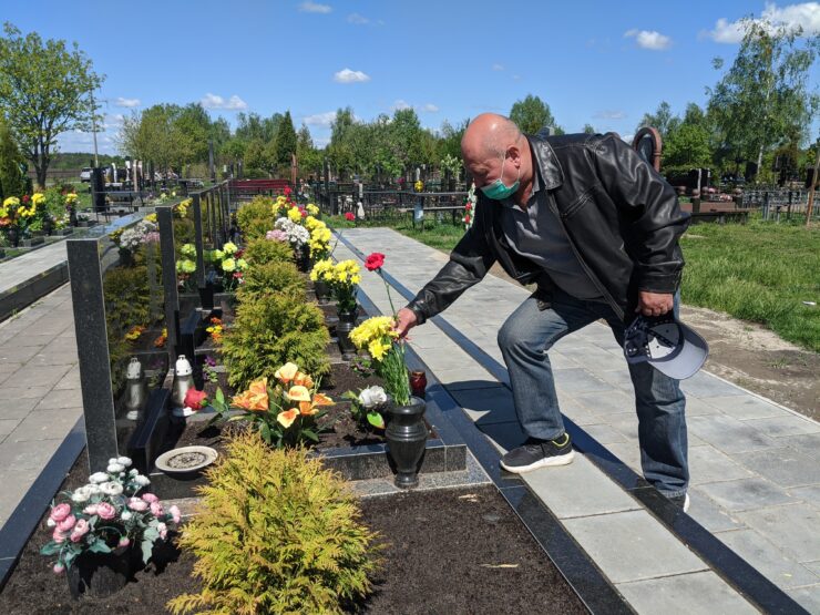 Квіти Алея слави. День пам'яті