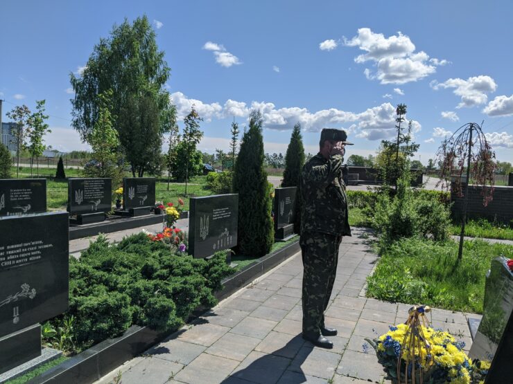 Квіти Алея слави. День пам'яті