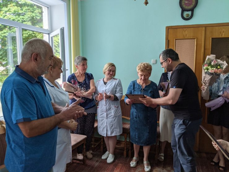 Привітали медпрацівників Бучанської громади з їх святом (ФОТО)