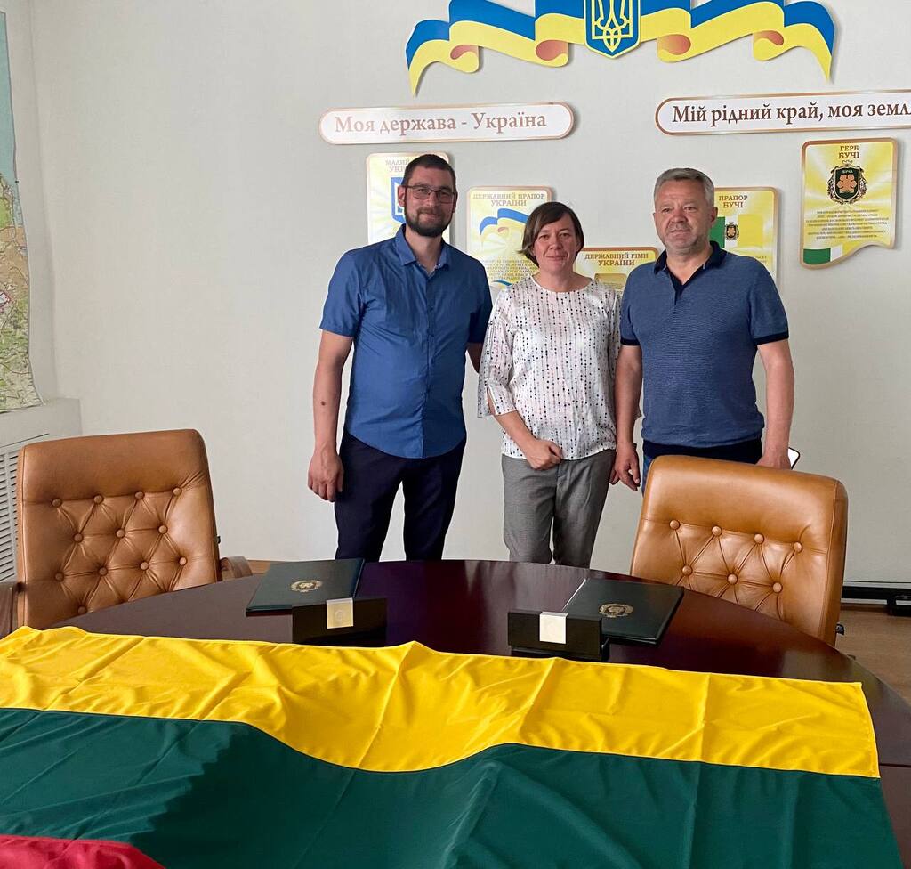 Підписана угода між організацією волонтерів Литви і Бучею (ФОТО)