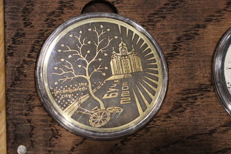Пам’ятна монета на честь пережитого в Бучі (ФОТО)