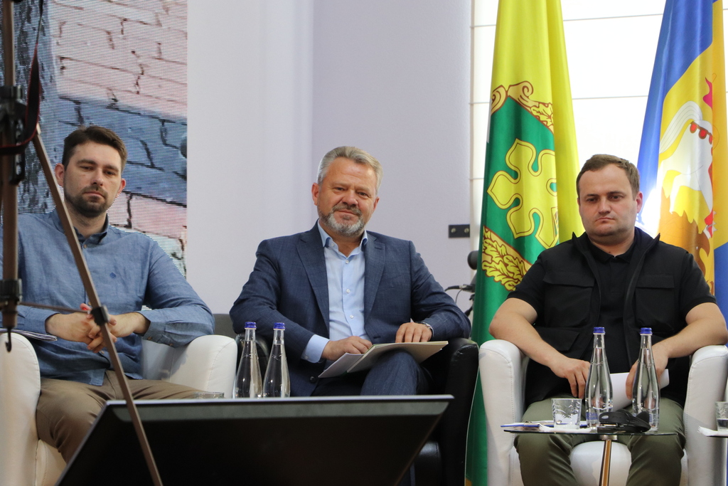 Освітяни України і ще шести країн - у Бучі (ФОТО)