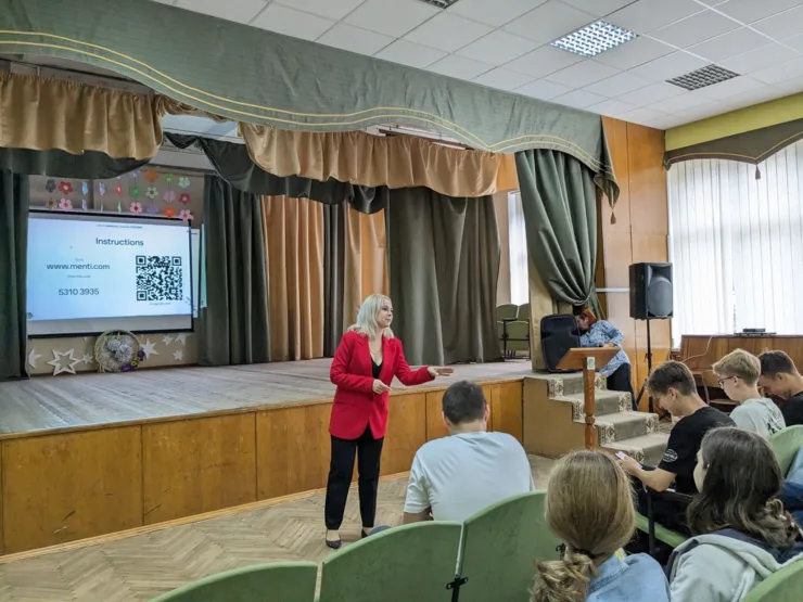 "Молодші 18: Ми - законотворці"