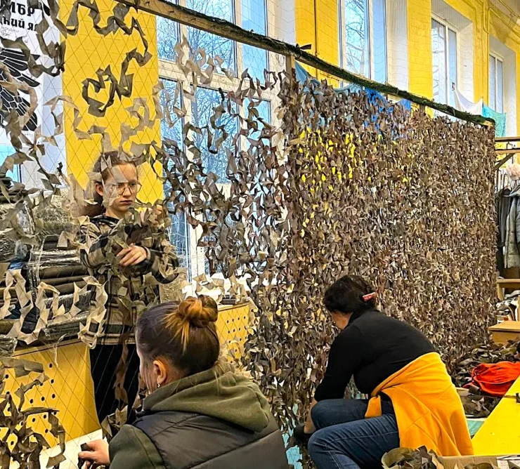 Війна стосується кожного: «Бучанські павучки» продовжують плести задля перемоги