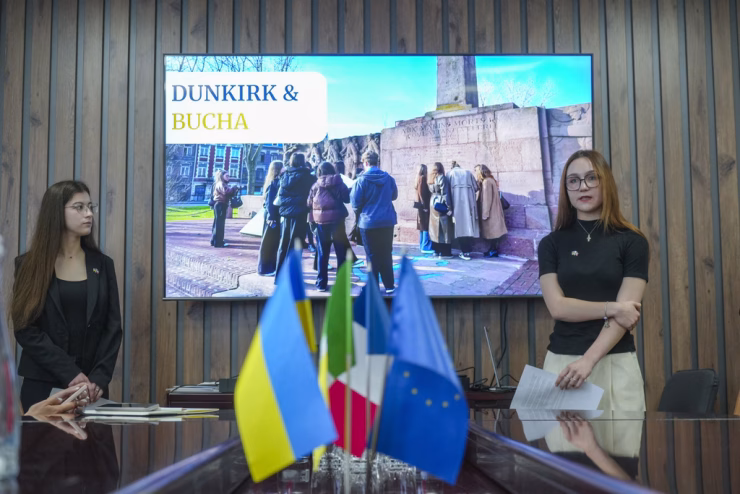 культурними діячами Франції