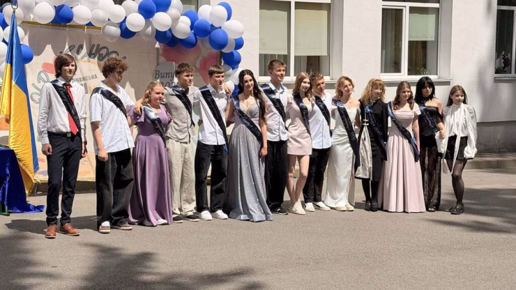 Флешмоб «Спогади шкільних років» до сторіччя Бучанської школи № 1