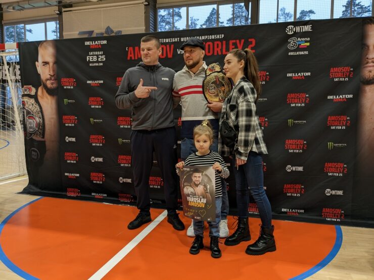 Автограф-сесія: зустріч зі світовими чемпіонами Bellator (ФОТО)